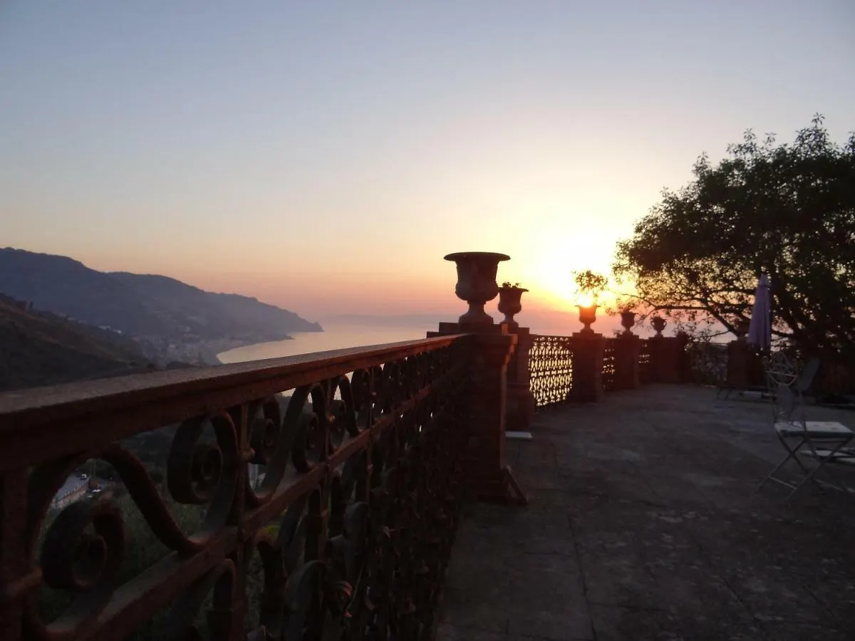 La Cage Aux Folles B&B Taormina Olaszország