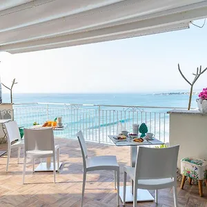 https://bellavista-taormina.taorminaitalyhotels.com